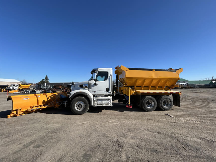 Camion Western Star 47 avec aile de côté